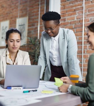 team-of-multiracial-businesswomen-working-on-a-met-2022-09-28-22-14-40-utc-01